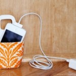 littleplasticbottlecellphoneholder